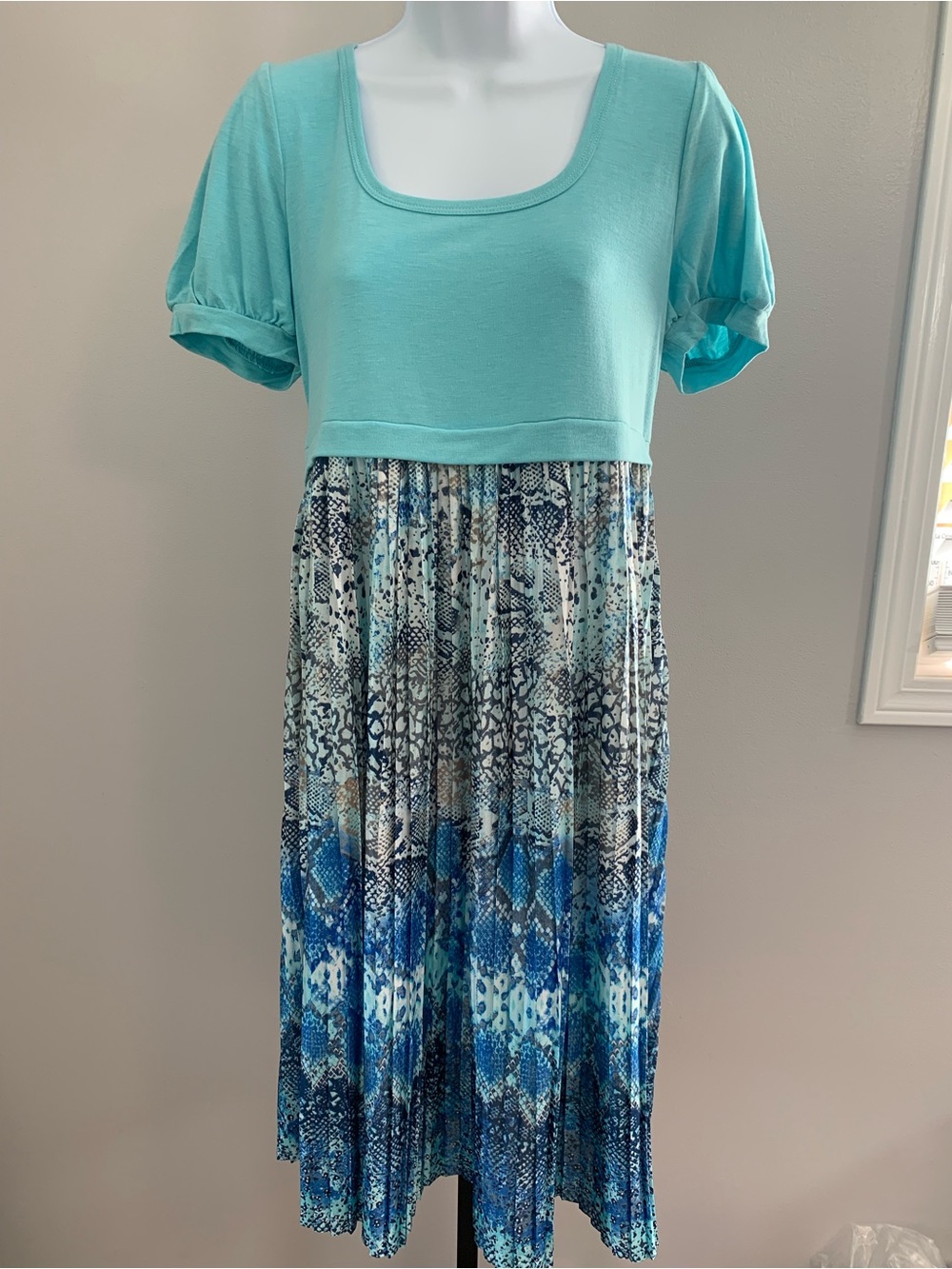 NWOT Emerald Aqua & Blue Patterned Midi Dress